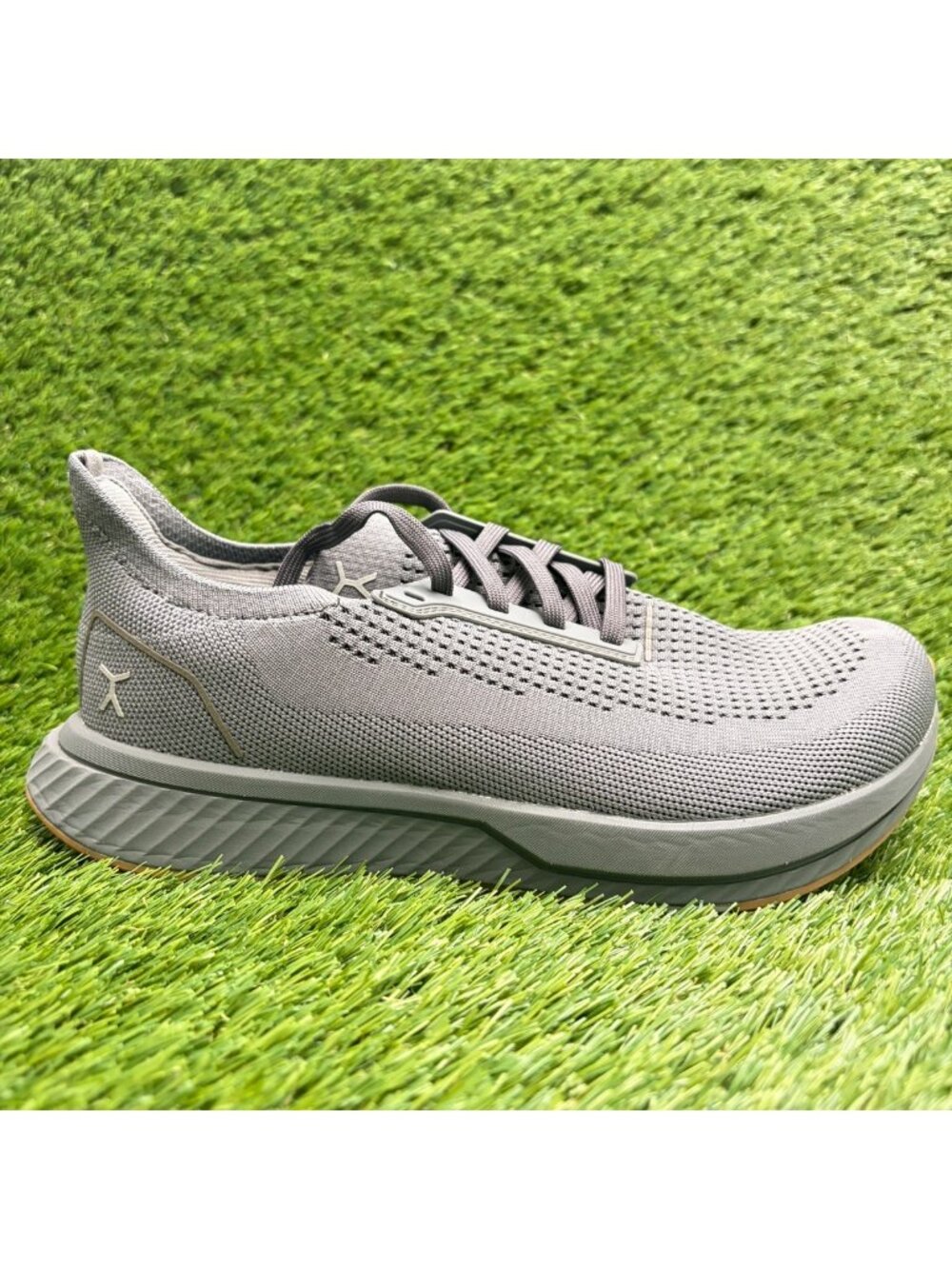 Flux Footwear Adapt Runner Gray Mens Size 8.5 Womens 10 Athletic Shoes Sneakers